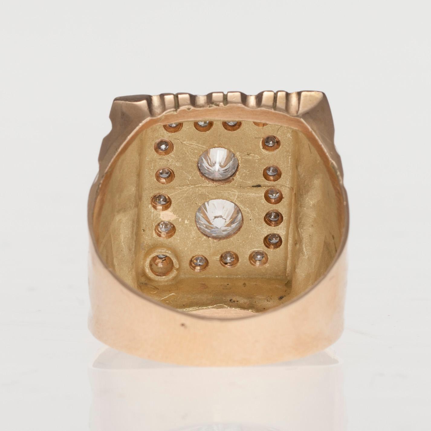 KLACKRING, 14K guld/vitguld, diamanter tot. 0,94 ct. Vikt 14,58 g. Intyg.