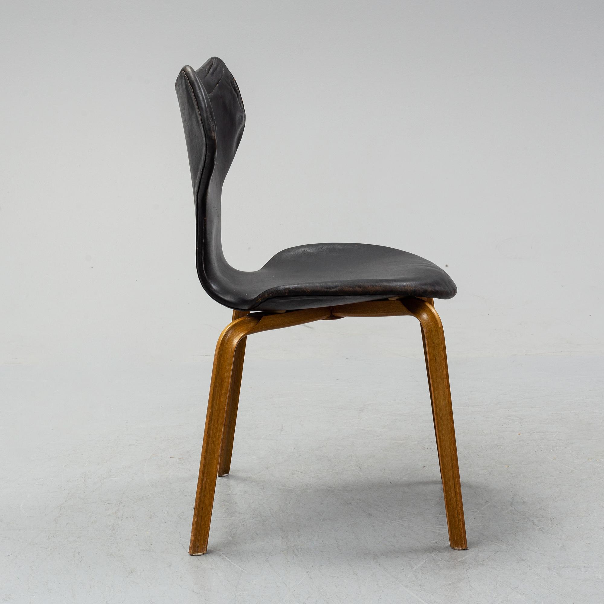 A 'Grand Prix' chair by Arne Jacobsen for Fritz Hansen, designed 1957.