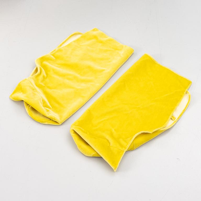 Josef Frank, a model 703 sofa, Svenskt Tenn, mid-20th Century.