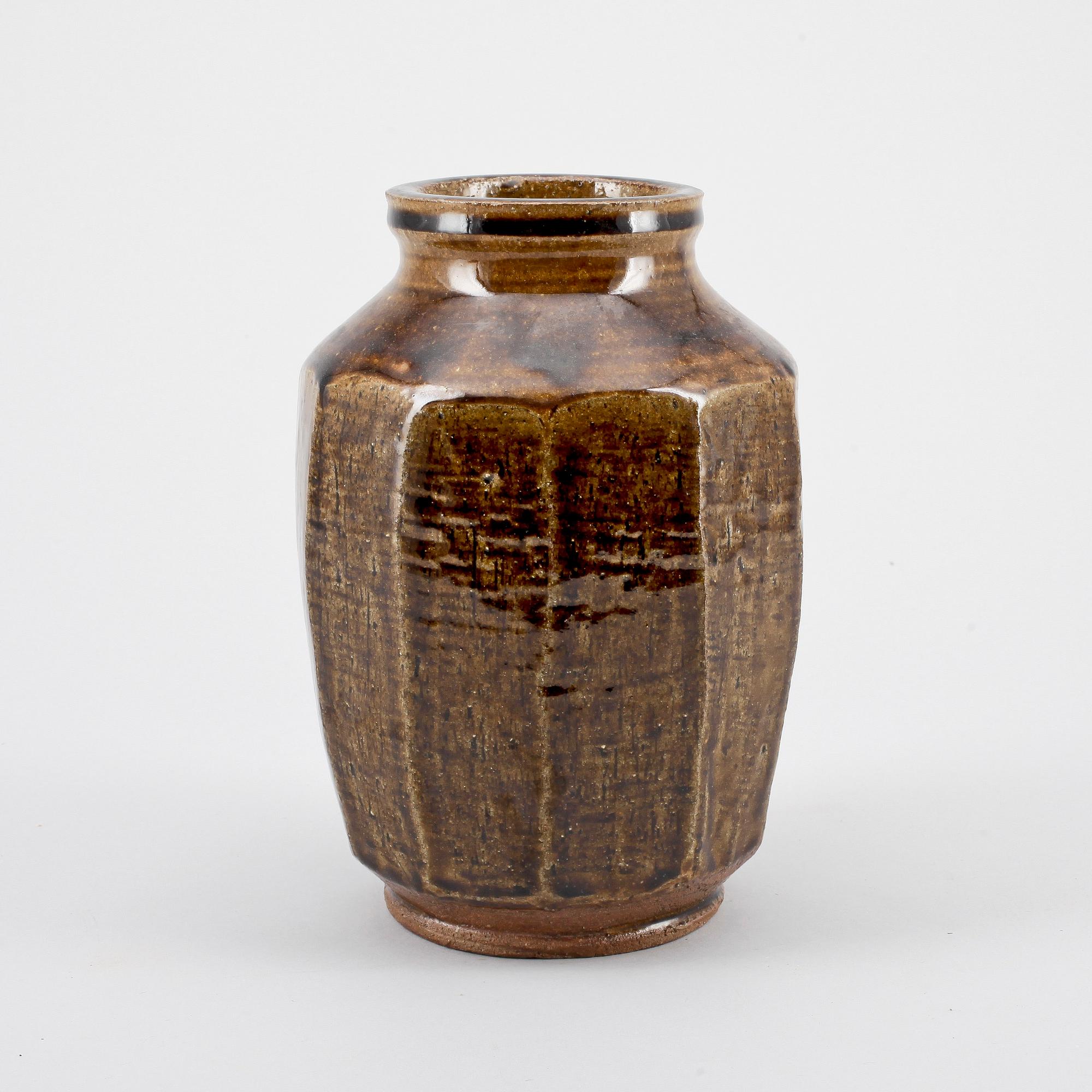VAS, keramik. Troligen Seijiro Takeuchi, Japan. 1900-talets tredje kvartal.