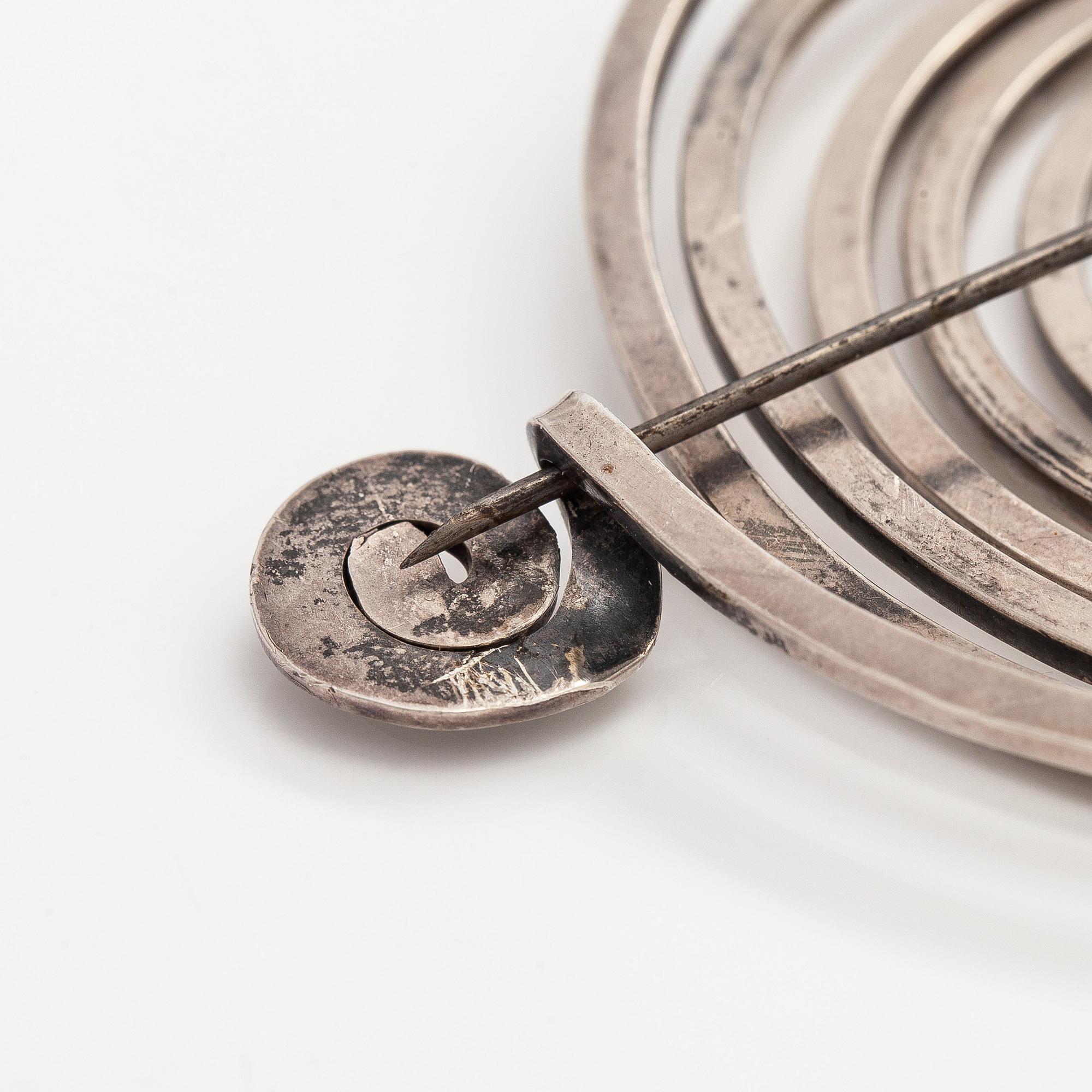 Alexander Calder, brosch, 1940-tal.