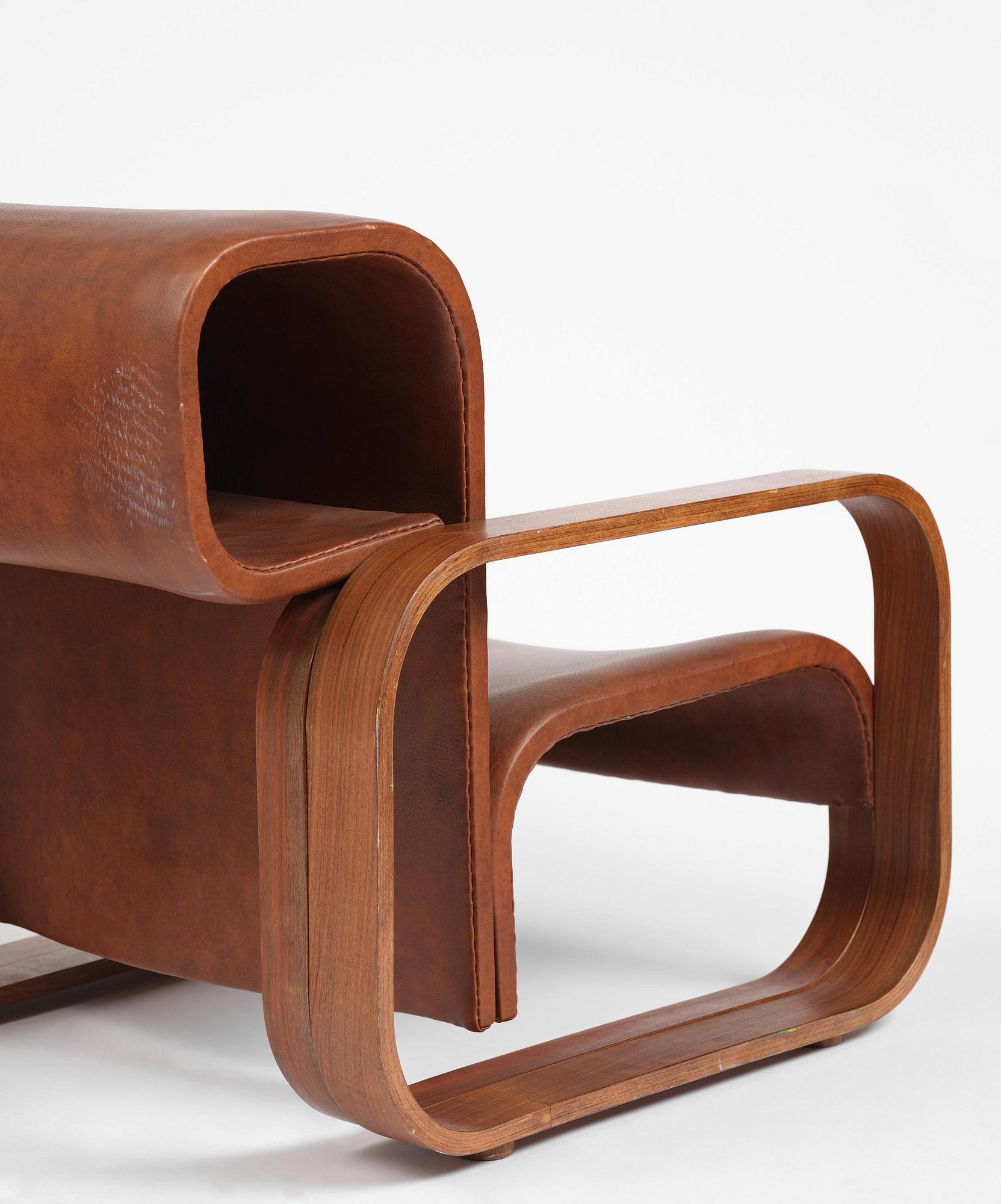 Jan Bocan, fåtöljer, ett par, Thonet, utförda för Tjeckoslovakiska ambassaden, Stockholm, 1972.