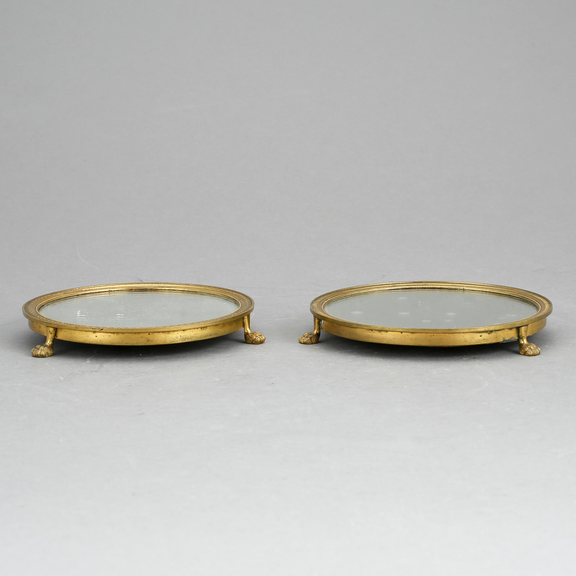 BORDSPLATEAUER, 2 stycken, 1800-tal.