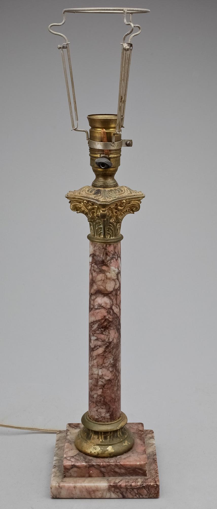 BORDSLAMPA, 1900-talets mitt.