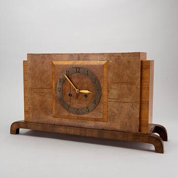 An Art Deco table clock, 1930's.