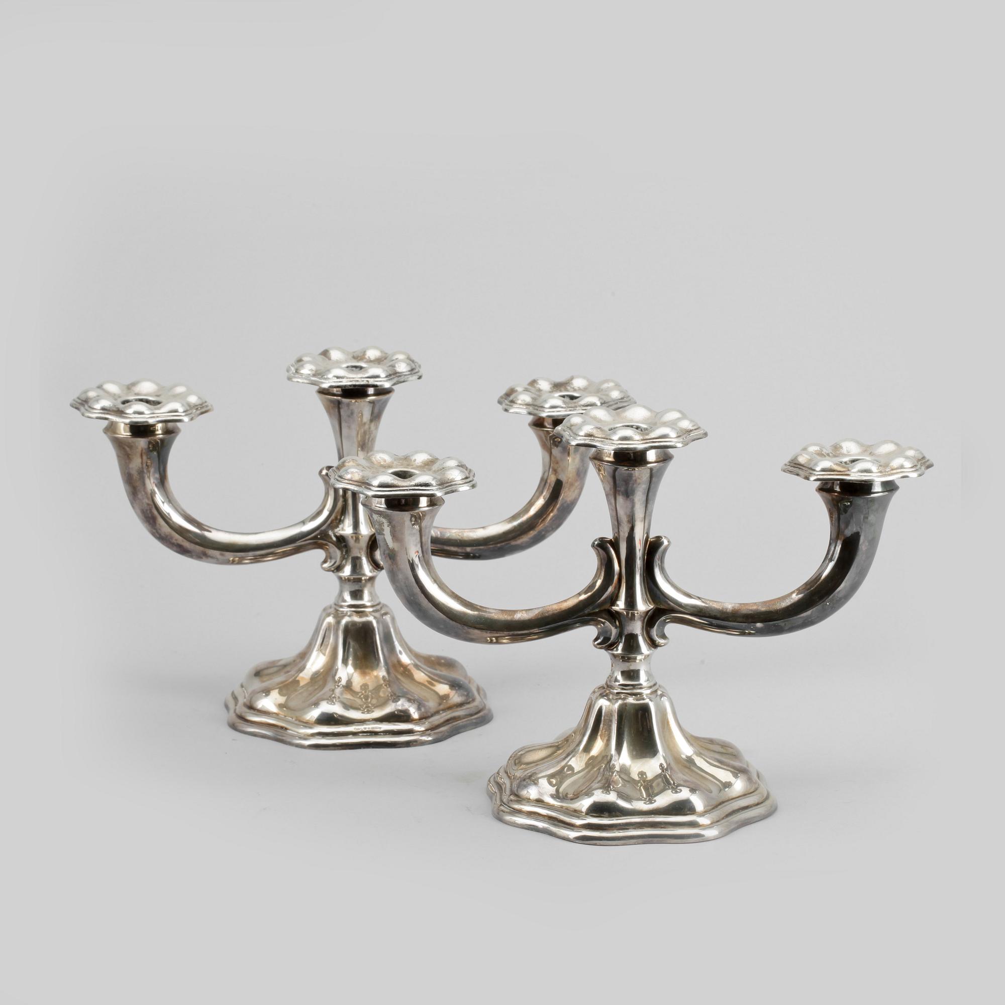 KANDELABRAR, ett par, silver, C.G Hallberg, Stockholm. 1952. Vikt ca 400 gram.