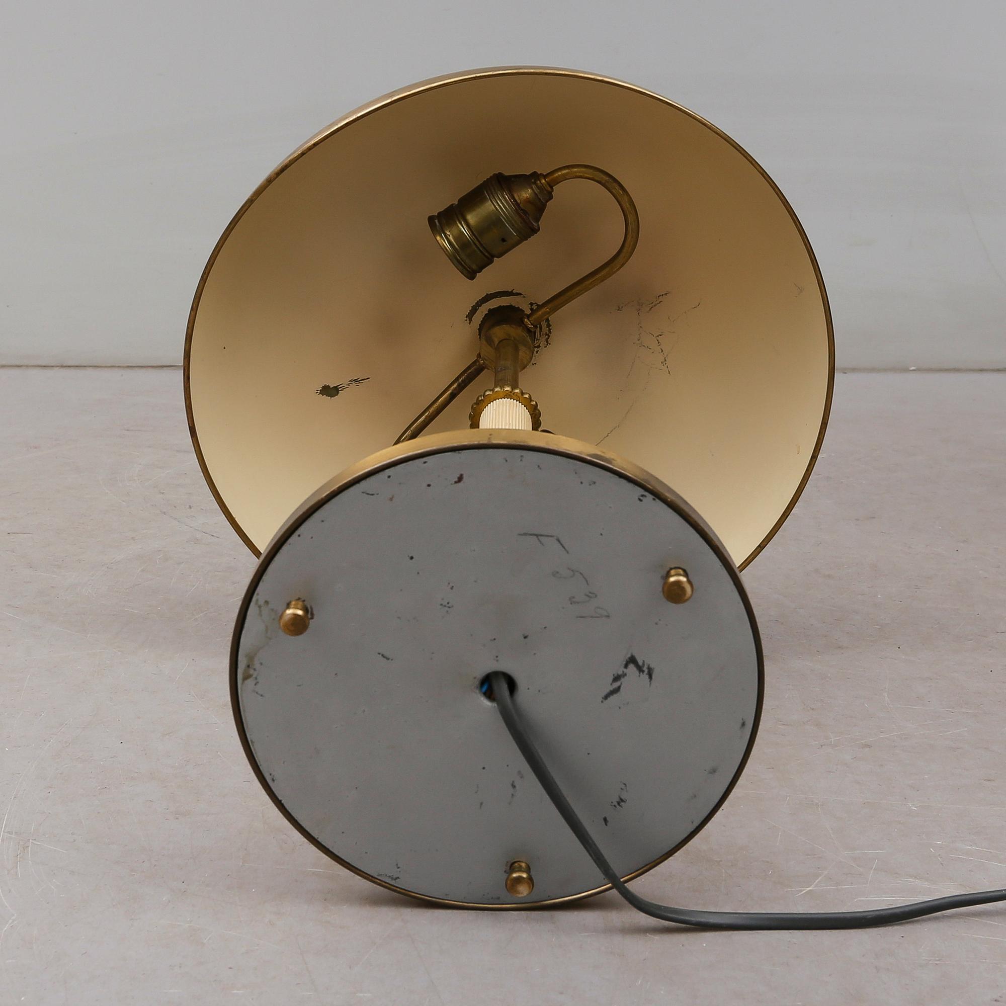 BORDSLAMPA, mässing, 1900-talets första hälft.