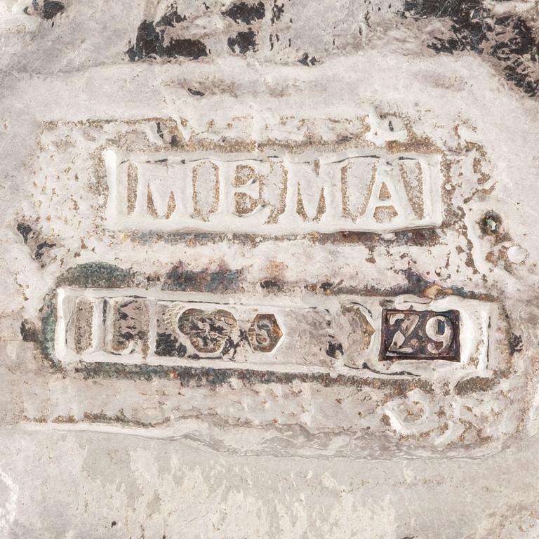 A Theresia Hvorslev pendant in sterling silver with a silver chain.