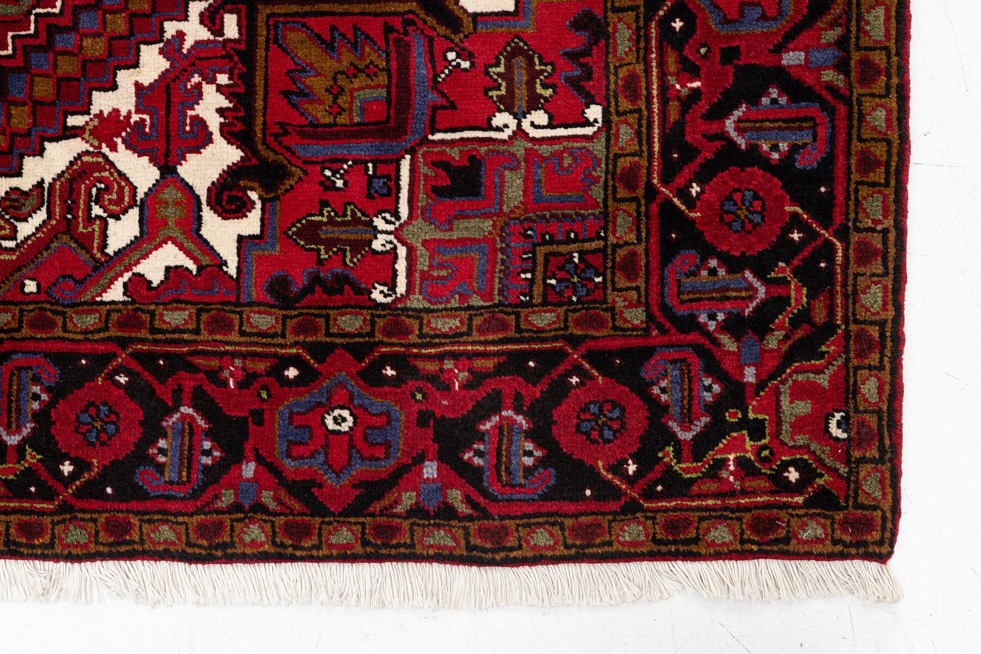 A carpet, Heriz/Gorovan, ca 287 x 205 cm.