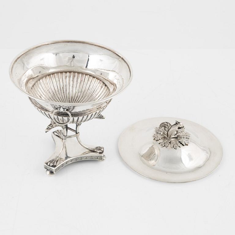 A Swedish early 19th Century silver sugarbowl with lid, marks of Johan Fredrik Björnstedt, Stockholm 1816.