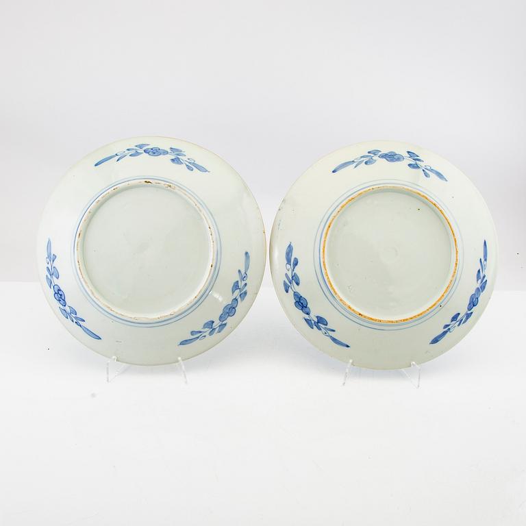 A pair of Japanese porcelain vases, circa 1900.