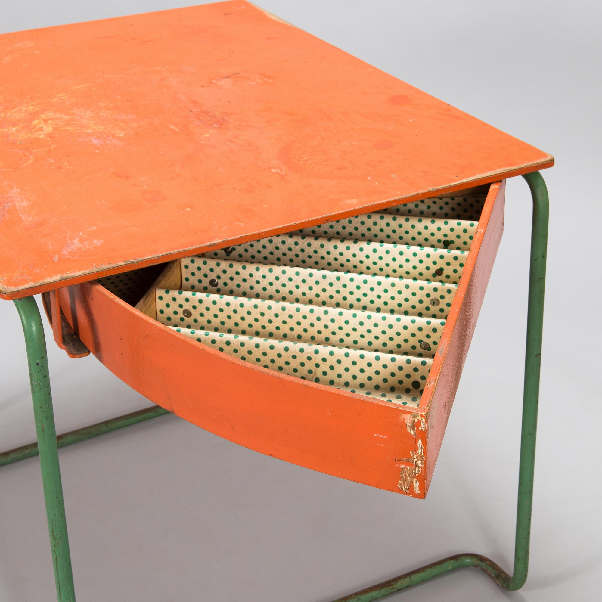 Alvar Aalto, väitetty, pöytä, valmistaja  Aug. Louhen Rautasänkytehdas ja Valimo Oy, Turku 1930-luvun alku.