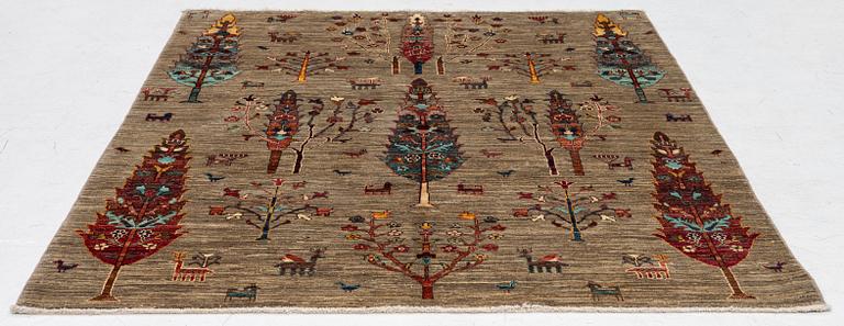 Matta, ca 205 x 155 cm.