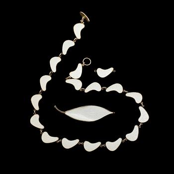 HALSBAND SAMT BROSCH, silver, bl a David Andersen, Norge, 1900-tal.