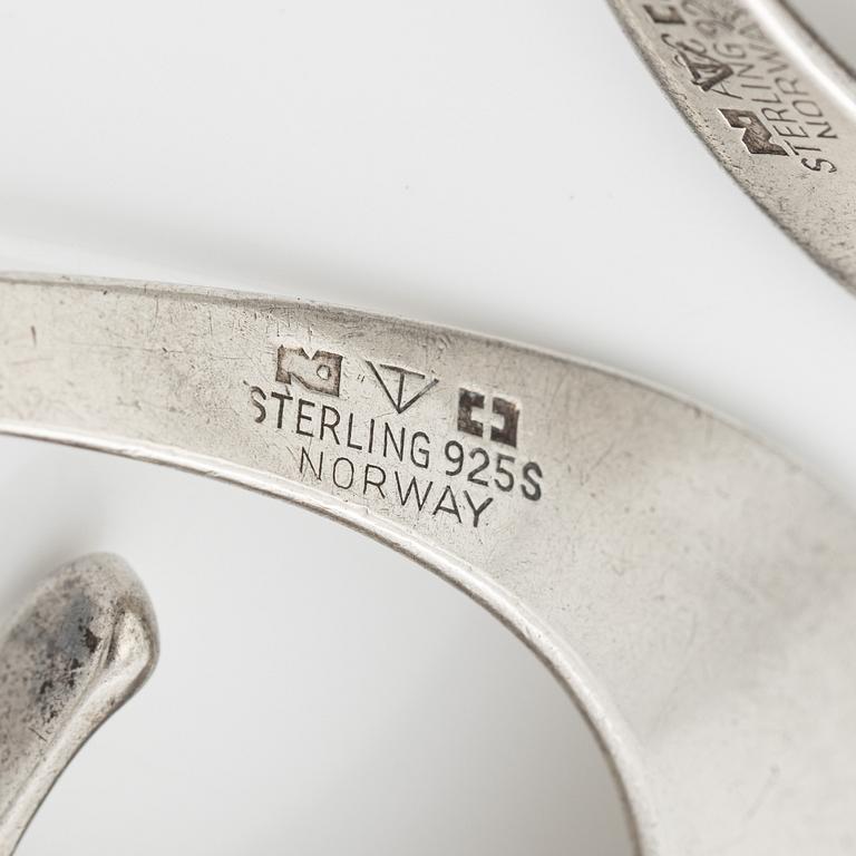 Tone Vigeland, earrings, a pair of "Sling" sterling silver, Norway.