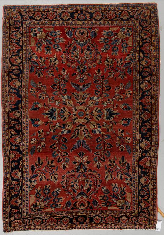 A CARPET. Semi-antique Sarouk. So-called American Sarouk, Around 198 x 129 cm.