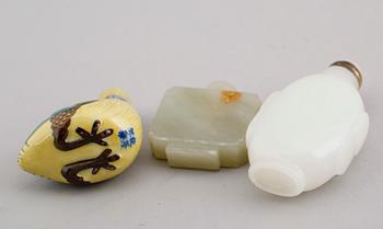 SNUSFLASKOR, 3 st, sten samt porslin, Kina, 2000-tal.