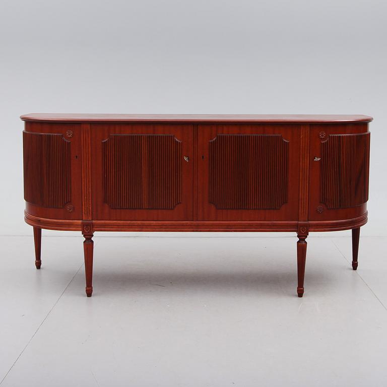 SIDEBOARD, gustaviansk stil, 1900-talets andra hälft.