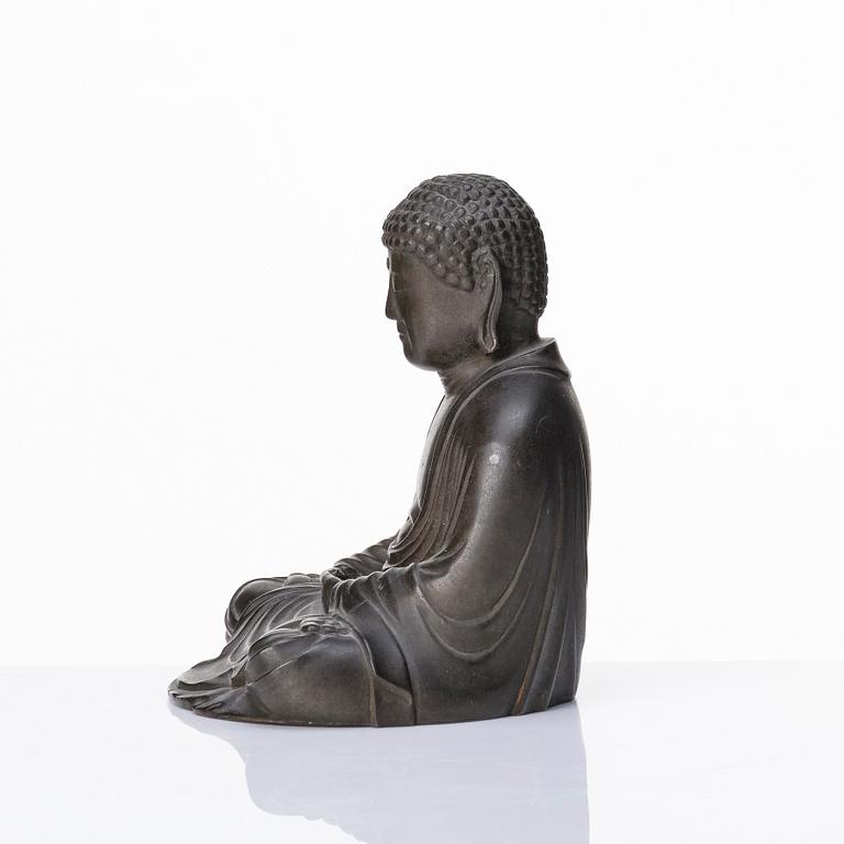 A Japanese bronze Buddha, Meiji (1868-1912), around 1900.