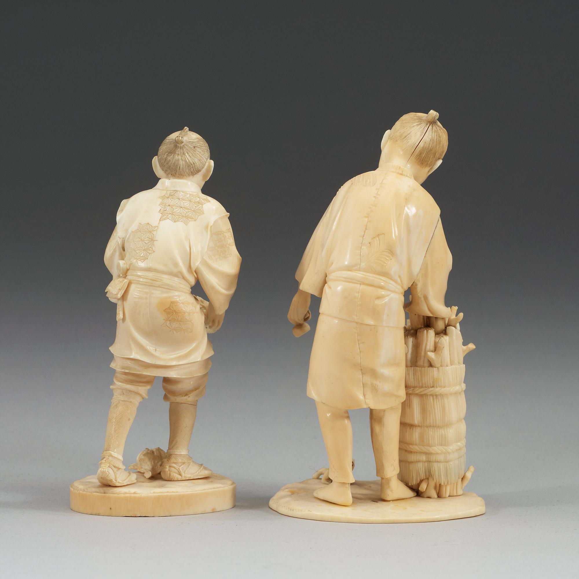 Two Japanese okimonos, early 20th Century.