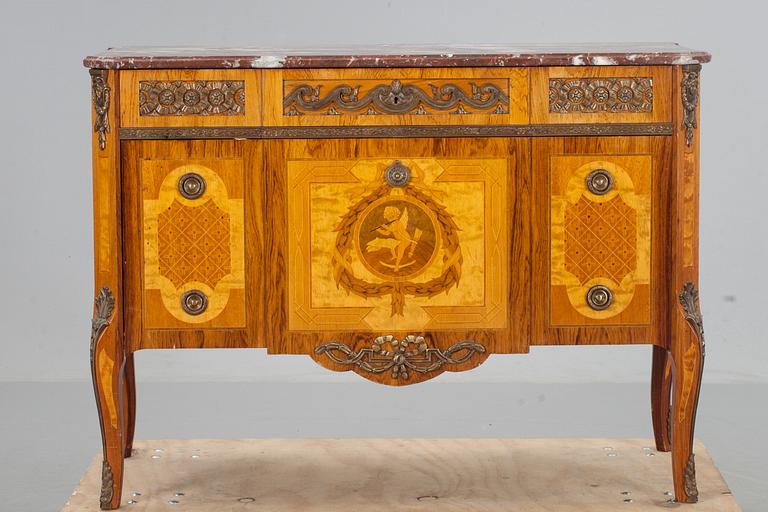 BARSKÅP/BYRÅ, gustaviansk stil, 1900-tal.