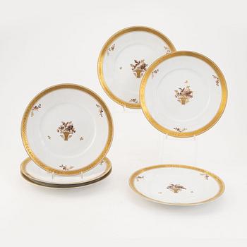 Mattallrikar, 36 st, porslin, "Guldkurv", Royal Copenhagen.