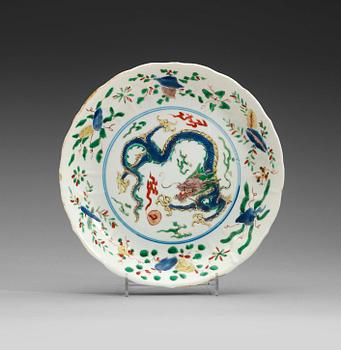 A famille verte dish, Qing dynasty with Chenghua six character mark, Kangxi (1662-1722).