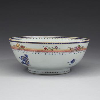 A famille rose punch bowl, Qing dynasty, Jiaqing (1796-1820).