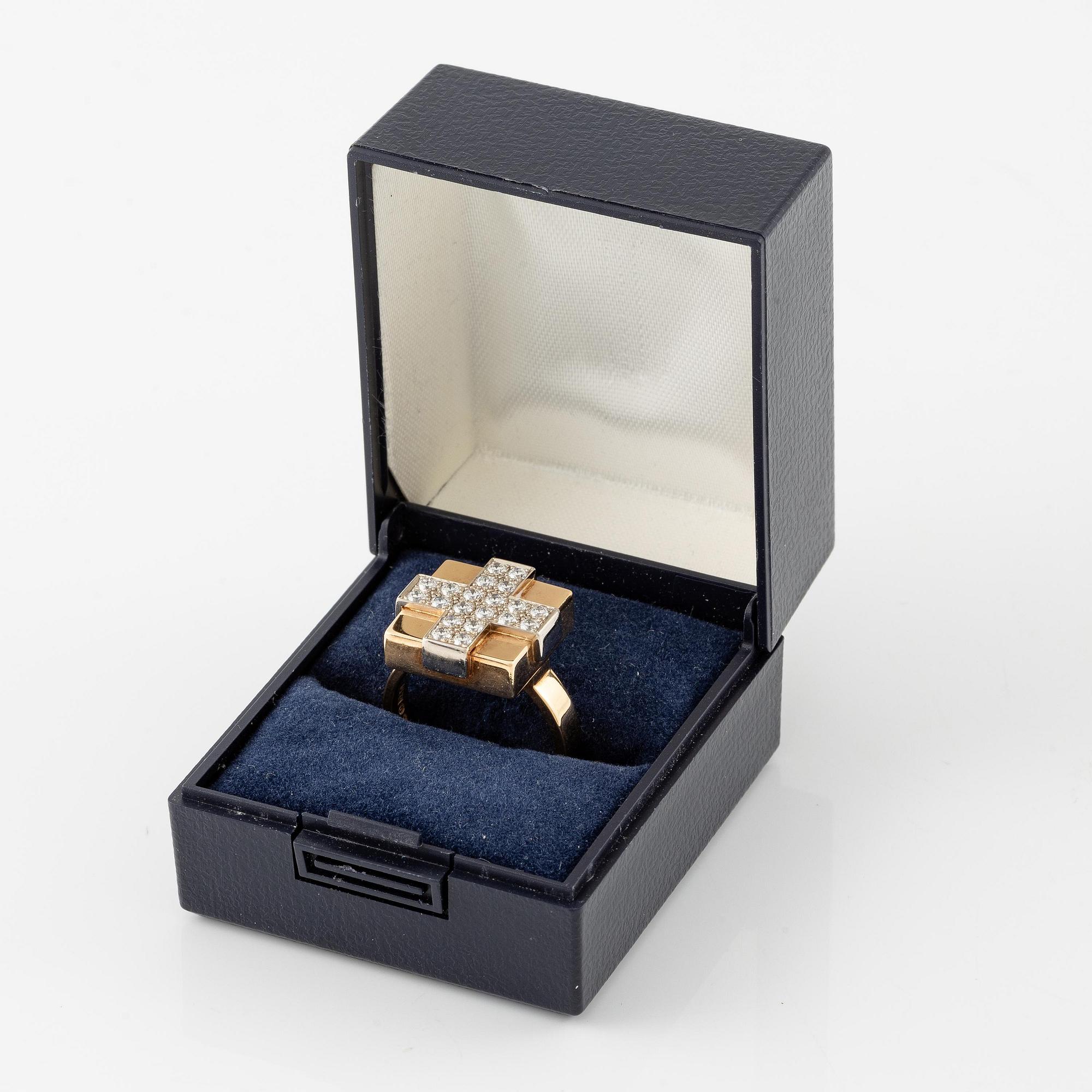 Gunnar Cyrén, a ring 18K rose and white gold with 20 brilliant-cut diamonds, unique, Gävle 1998.