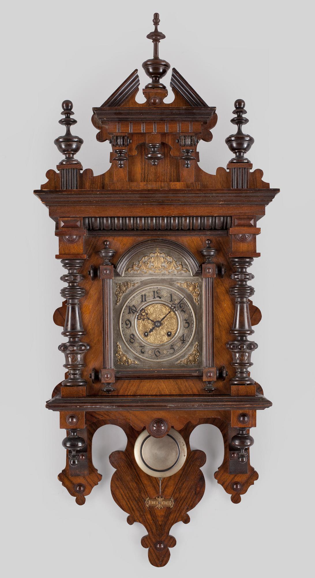VÄGGUR. Nyrenässans. 1800-talets slut.
