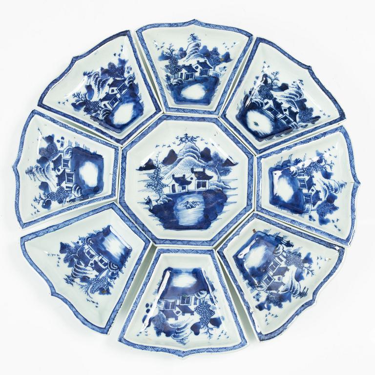A nine piece Chinese export blue and white cabaret, Qing dynasty, Qianlong (1736-95).