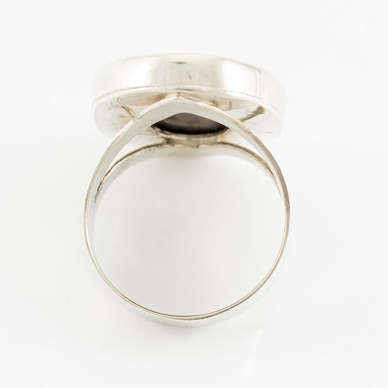 Jan-Christer Lundqvist, ring, silver med porfyr (Svart Rännås), Skövde.