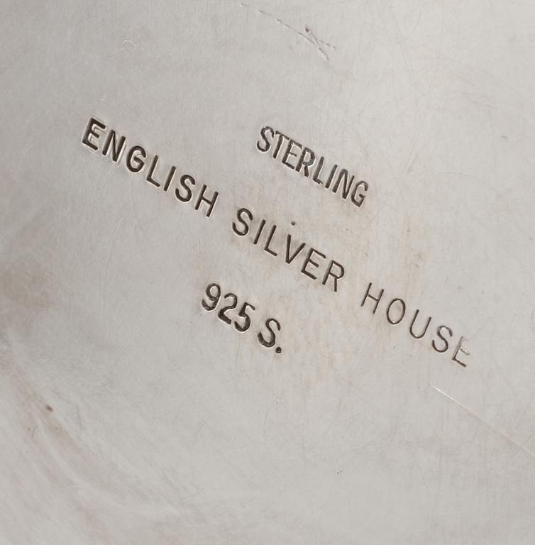 KAFFEKANNA, silver, omkring 1900-talets mitt. Vikt 665 g.