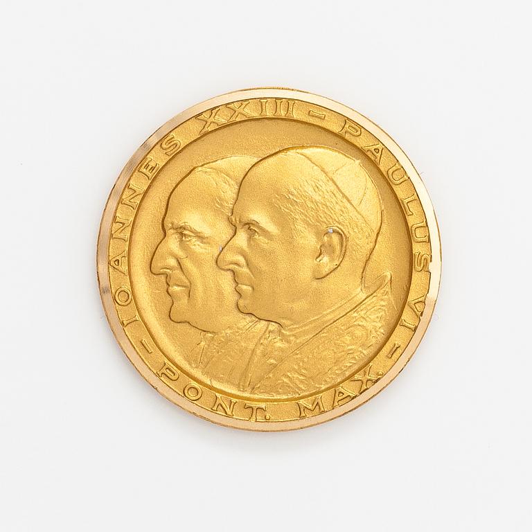 An 18K gold medal, "Pont max. Joannes XXIII - Paulus XV", "Concilium oecumenicum Vatikanum secundum".