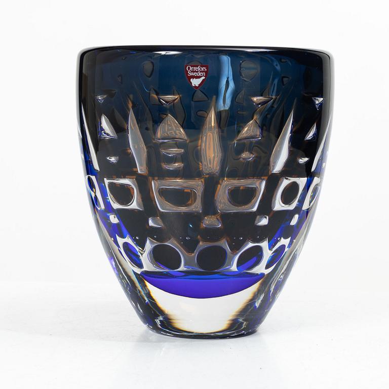 Ingeborg Lundin, a vase, Ariel, Orrefors, 1986.