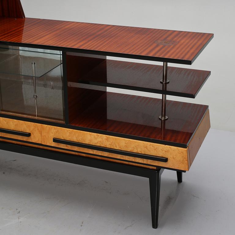 SIDEBOARD, 1900-talets andra kvartal/mitt.