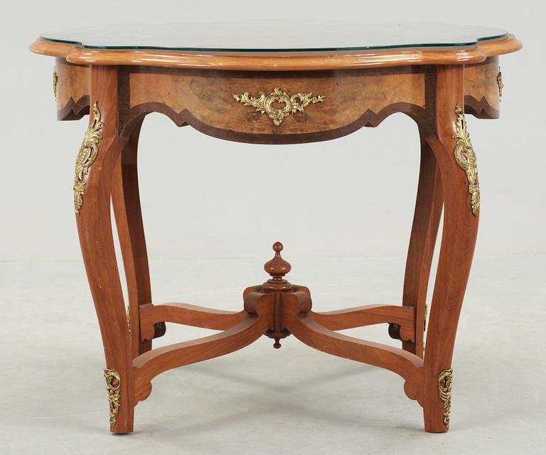 BORD, nyrokoko, 1800-talets andra hälft.