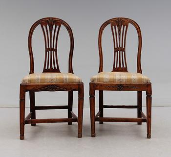 STOLAR, 2 st, gustavianska provinsarbeten, 1700-talets slut.