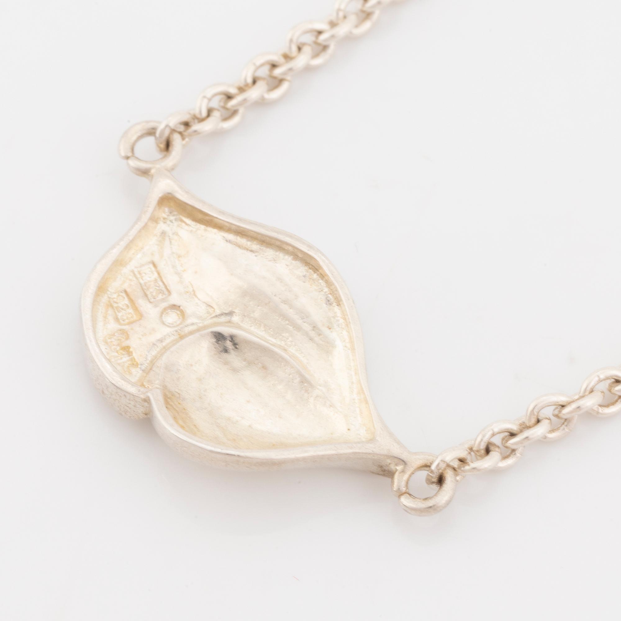 Rolf Karlsson, Hängsmycke silver, med kedja,