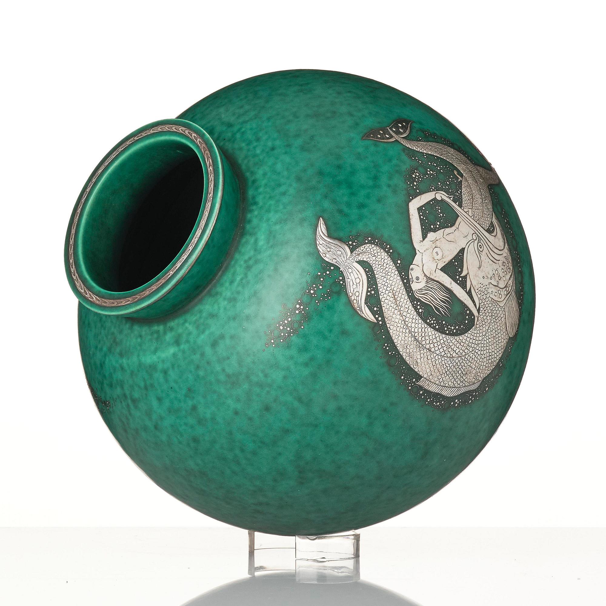 Wilhelm Kåge, an "Argenta" stoneware vase, Gustavsberg 1948.