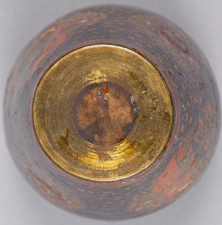 VAS SAMT ASK, mässing resp trä. Persien 1800/1900-tal.