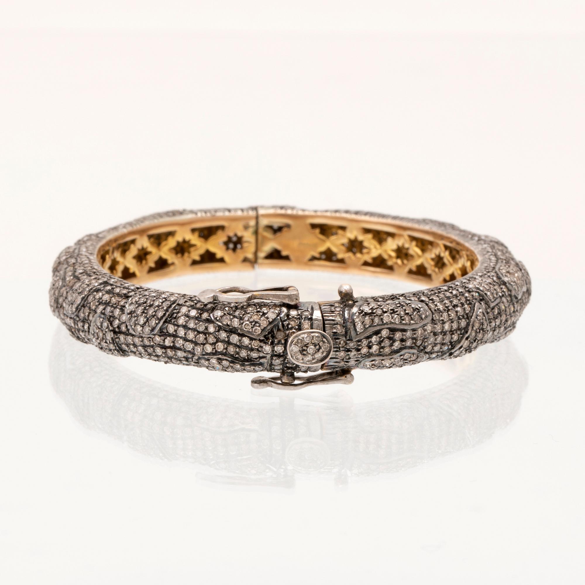 Bracelet white and yellow gold with round single-cut diamonds, Gem Palace Jaipur India.
