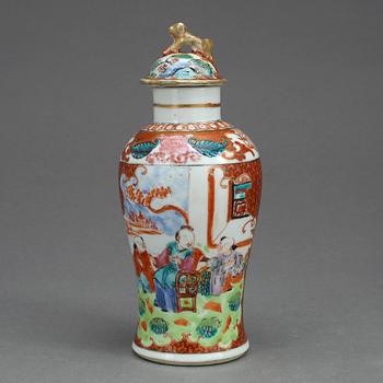 LOCKURNA, porslin, Kina, sent 1800-tal.