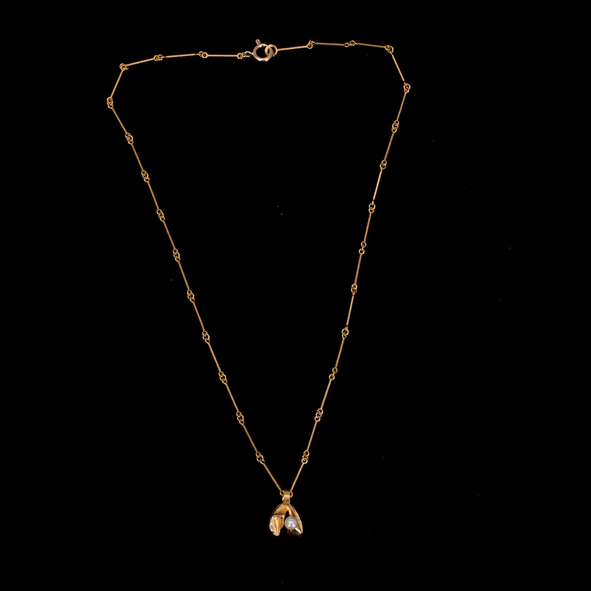 HÄNGSMYCKE, guld 14K med pärla, Björn Weckström, Lapponia 1979.