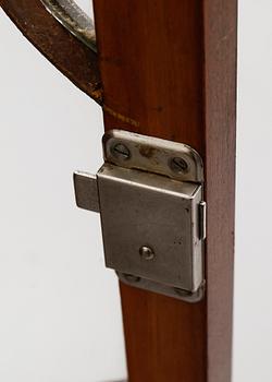 VITRINSKÅP, England, 1900-talets första hälft.