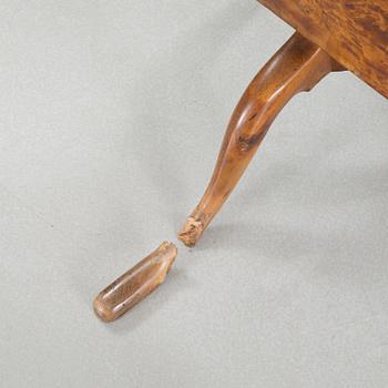 A folding table by Lorentz Lundelius (1776-1805).