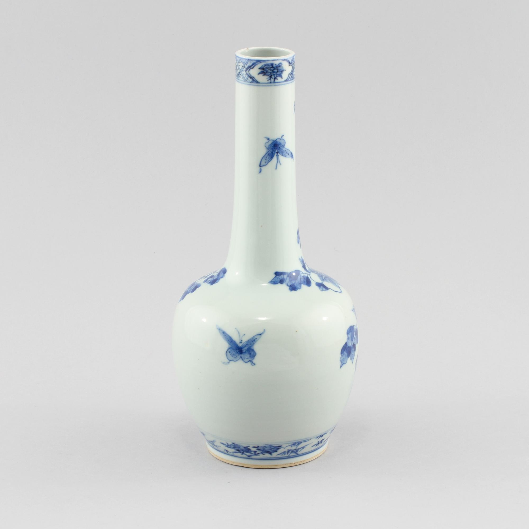 VAS, porslin, Kina, Kangxi-stil, sen Qing, 1800/1900-tal.
