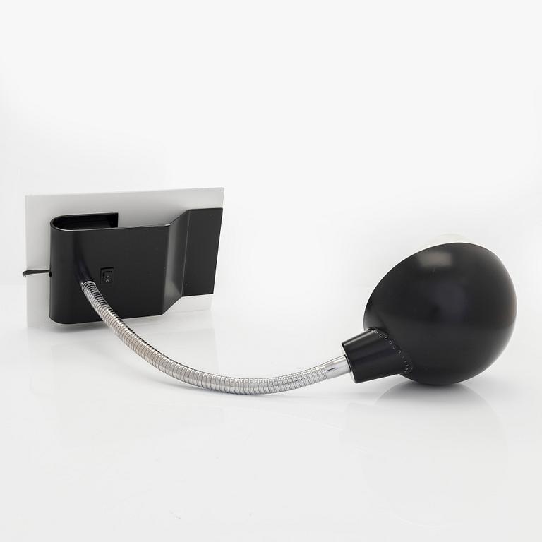 Alvar Aalto, Bordslampa, modell A703, för Artek 1900-talets slut.