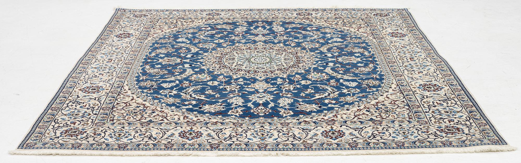 Matta, Nain, ca 230 x 194 cm.