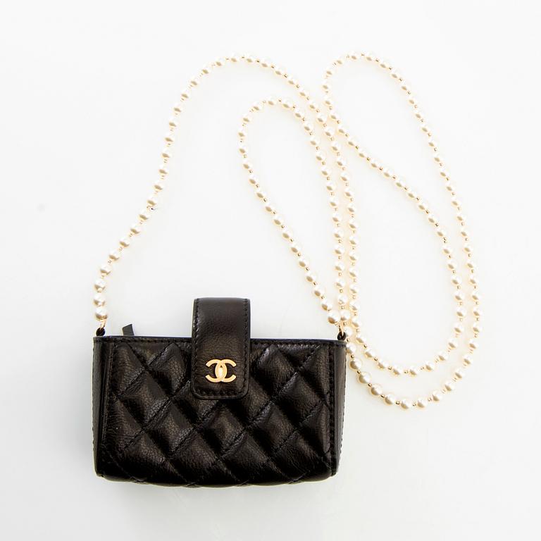 Chanel,.